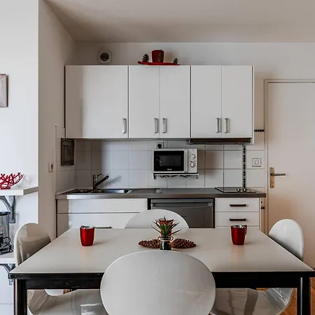 A Avec Piscine Et Parking - Fr-1-433-148 Apartment *