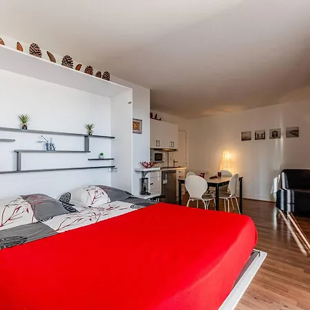 A Avec Piscine Et Parking - Fr-1-433-148