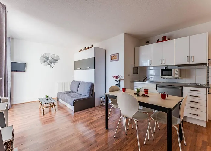 A Avec Piscine Et Parking - Fr-1-433-148 Apartment