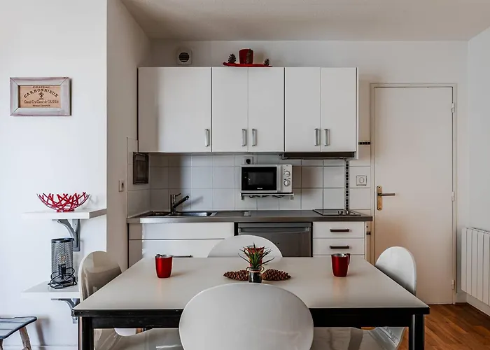 A Avec Piscine Et Parking - Fr-1-433-148 Apartment *